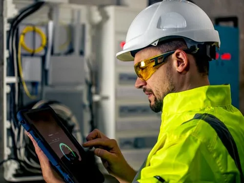 il cci puo fermare il tuo impianto: controllo tecnico con tablet